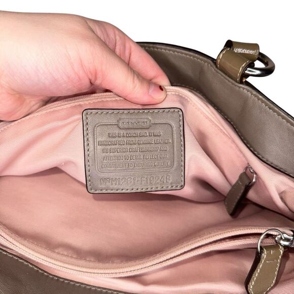 |EUC| COACH Soho Buckle Taupe Leather Hobo Handbag - August 2012 - Picture 9 of 10